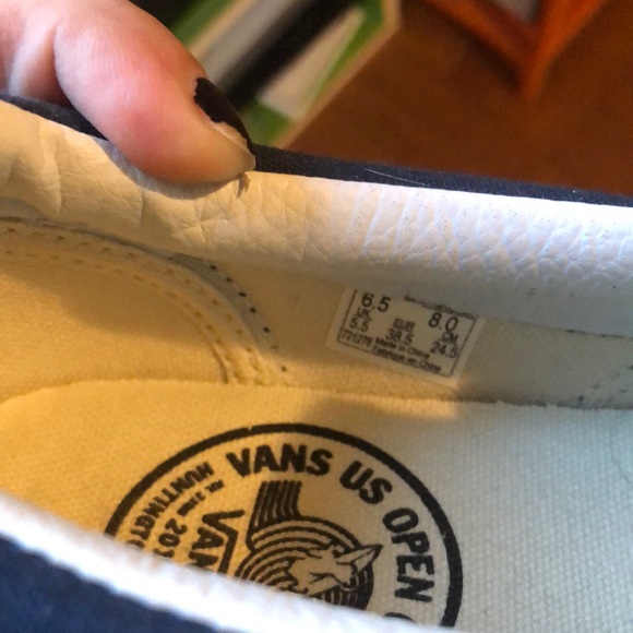 Vans - Picture 3 of 3
